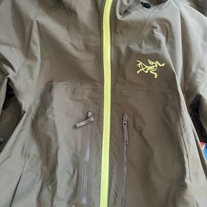 Arc’teryx Sentinel LT jacket